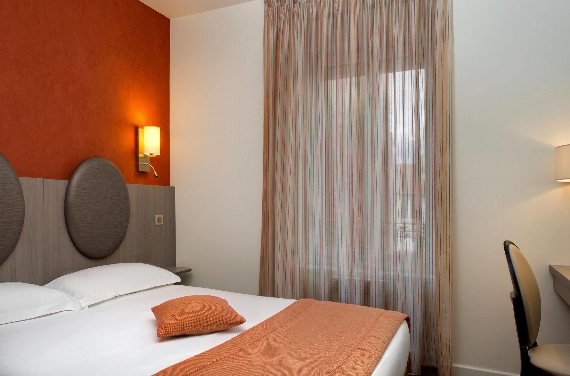 Hotel Arverna Vichy - Clt'Hotel ภายนอก รูปภาพ