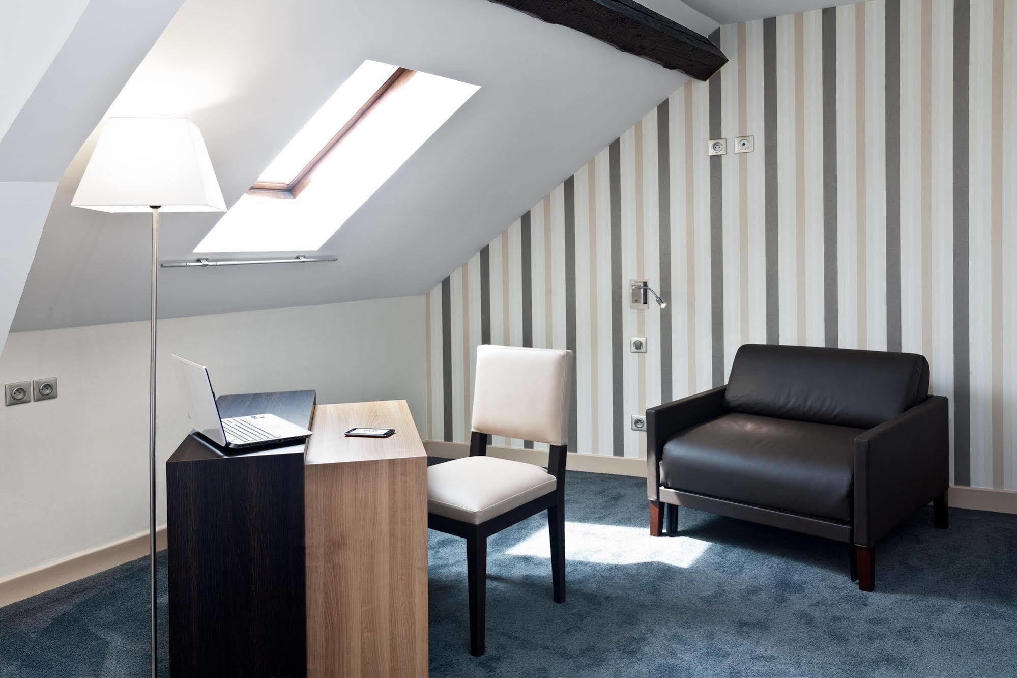 Hotel Arverna Vichy - Clt'Hotel ภายนอก รูปภาพ