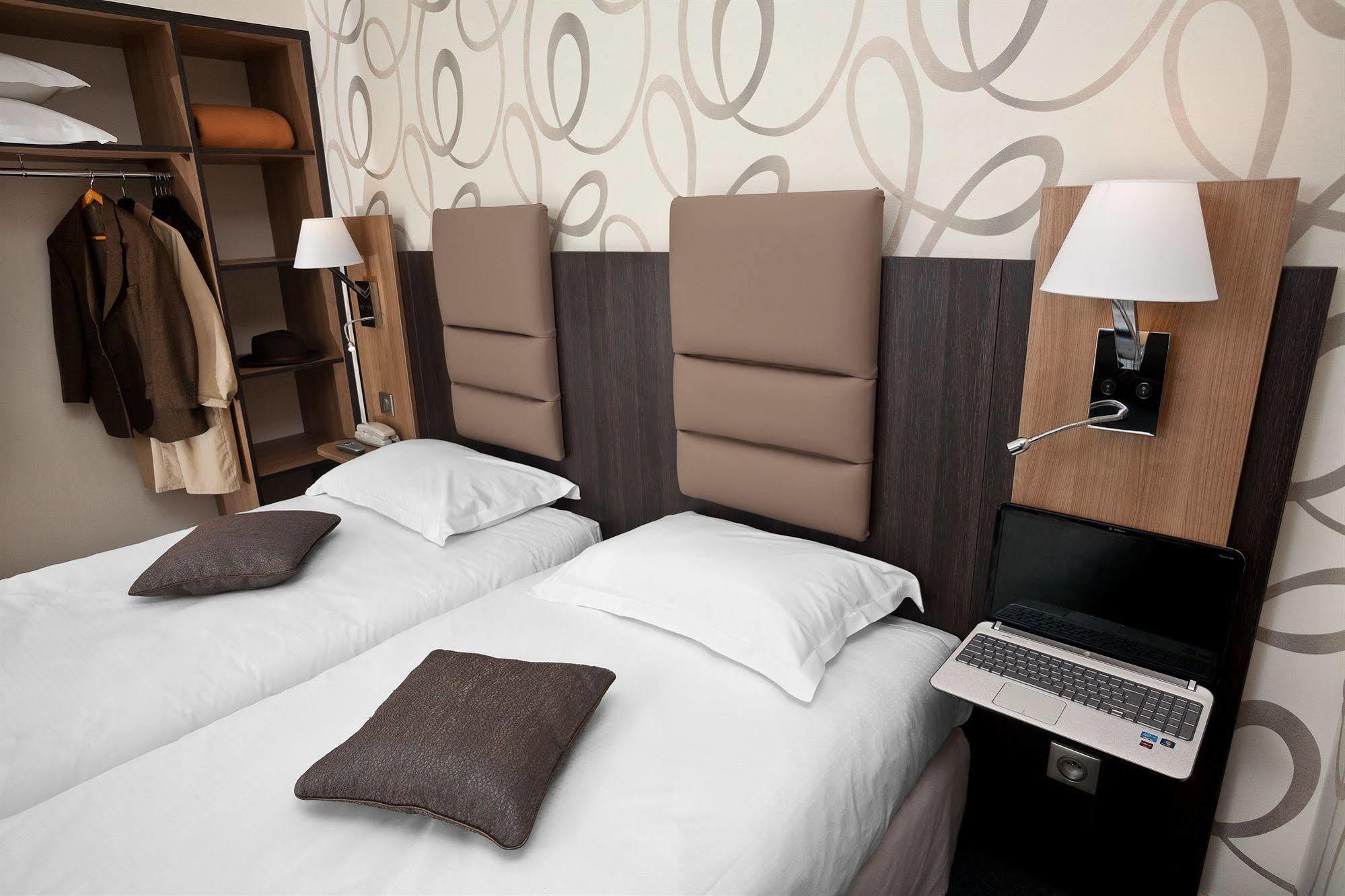 Hotel Arverna Vichy - Clt'Hotel ภายนอก รูปภาพ